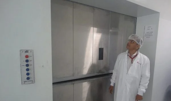 SS-304 Vertical Bi-Parting Doors